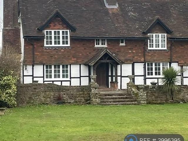 4 bedroom semi detached house to rent