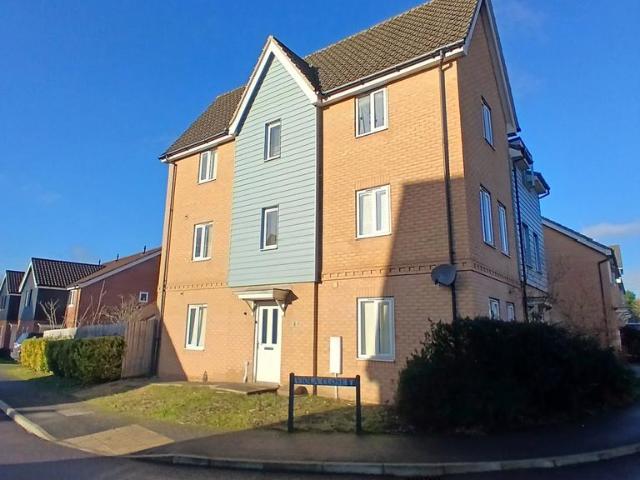 4 bedroom semi detached house to rent