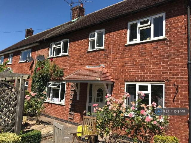 4 bedroom semi detached house to rent