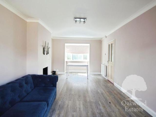 4 bedroom semi detached house to rent