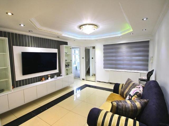 4 bedroom semi detached house to rent