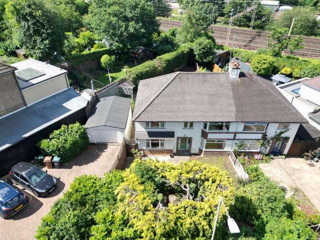 4 bedroom semi detached house to rent
