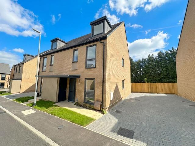 4 bedroom semi detached house to rent