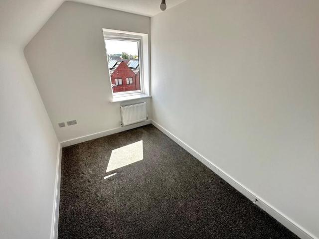 4 bedroom semi detached house to rent