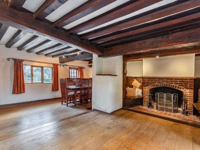 4 bedroom semi detached house to rent