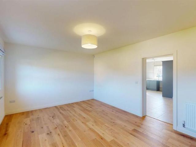 4 bedroom semi detached house to rent