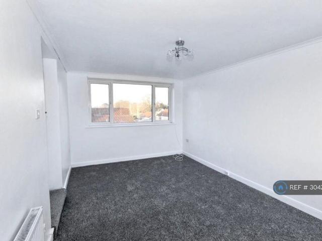 4 bedroom semi detached house to rent