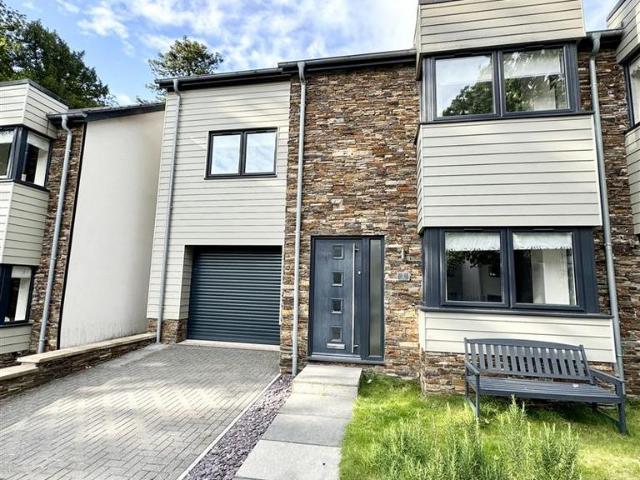 4 bedroom semi detached house to rent