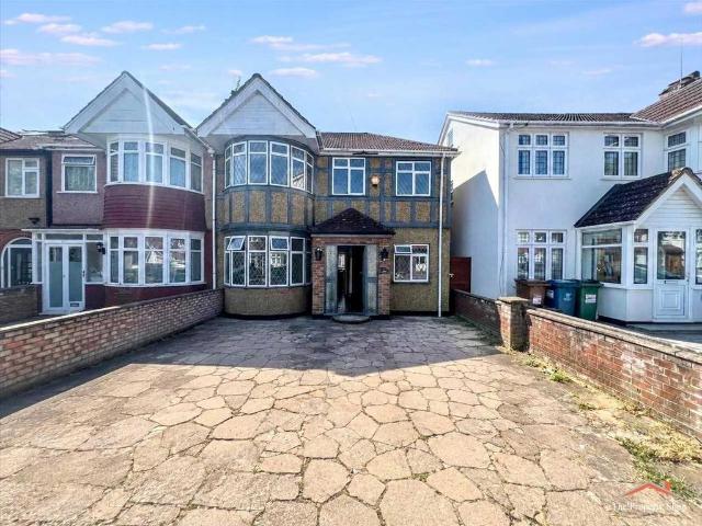 4 bedroom semi detached house to rent