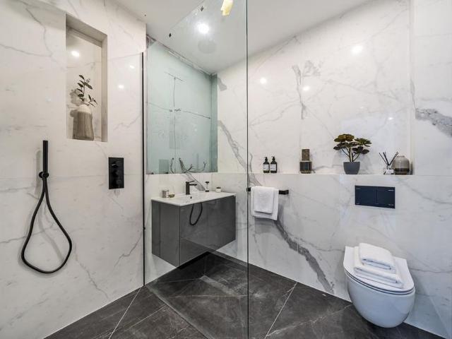 4 bedroom semi detached house to rent