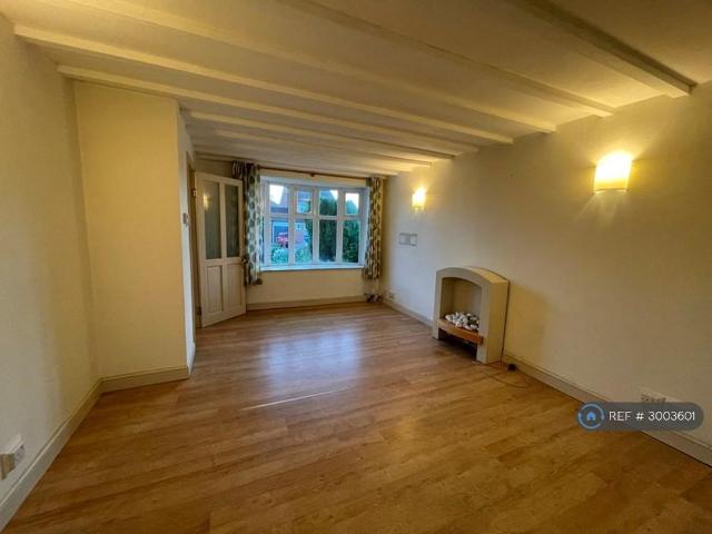 4 bedroom semi detached house to rent