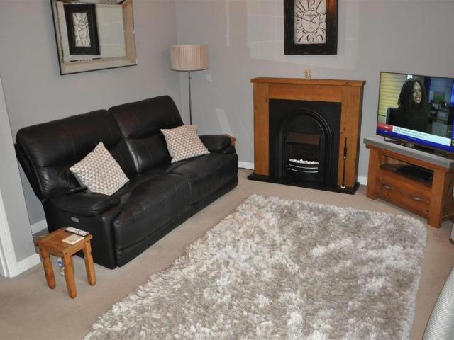 4 bedroom semi detached house to rent