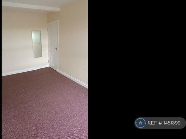 4 bedroom semi detached house to rent
