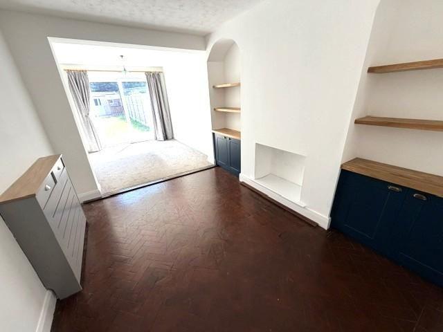 4 bedroom semi detached house to rent