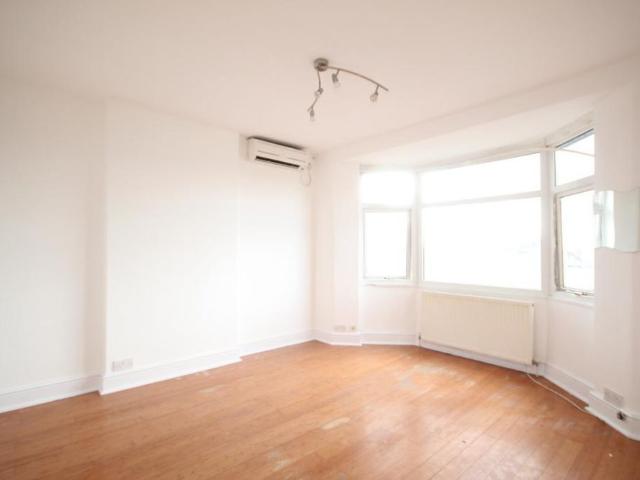 4 bedroom semi detached house to rent