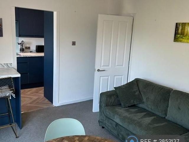 4 bedroom semi detached house to rent
