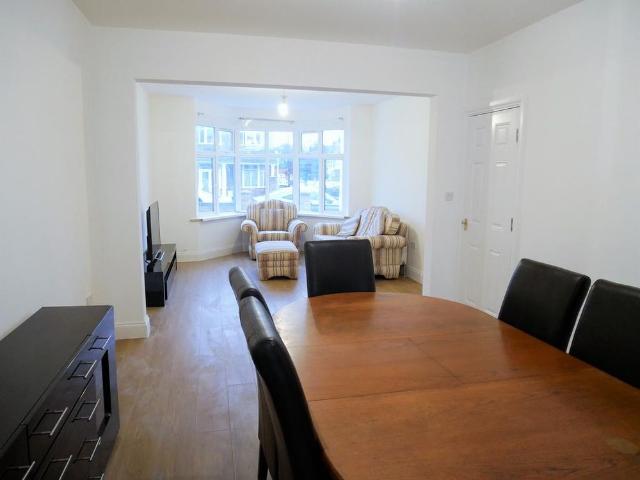 4 bedroom semi detached house to rent