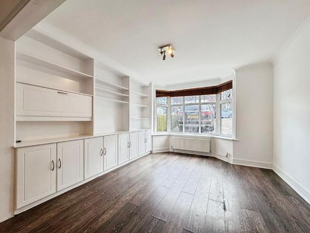4 bedroom semi detached house to rent