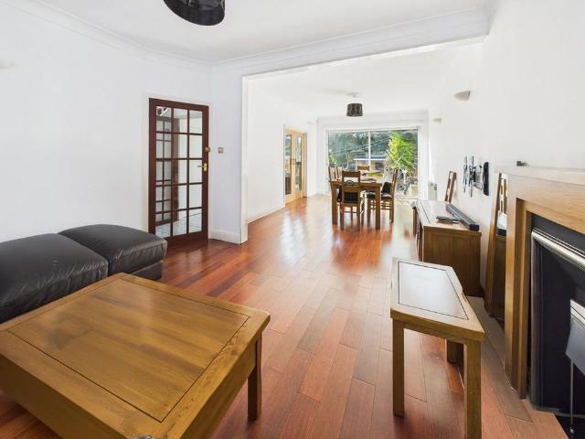 4 bedroom semi detached house to rent