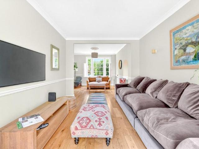 4 bedroom semi detached house to rent
