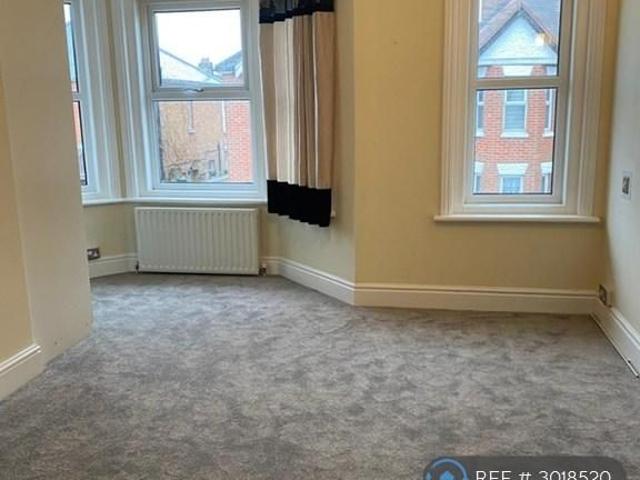4 bedroom semi detached house to rent