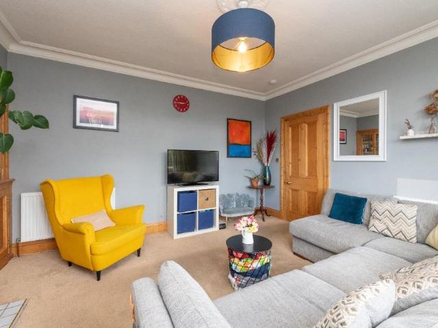 4 bedroom semi detached house to rent