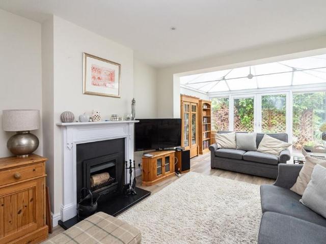 4 bedroom semi detached house to rent