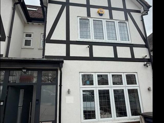 4 bedroom semi detached house to rent