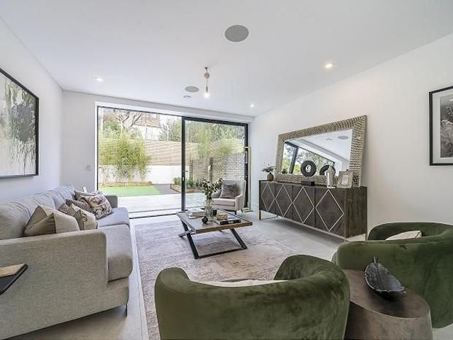 4 bedroom semi detached house to rent