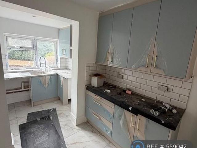 4 bedroom semi detached house to rent