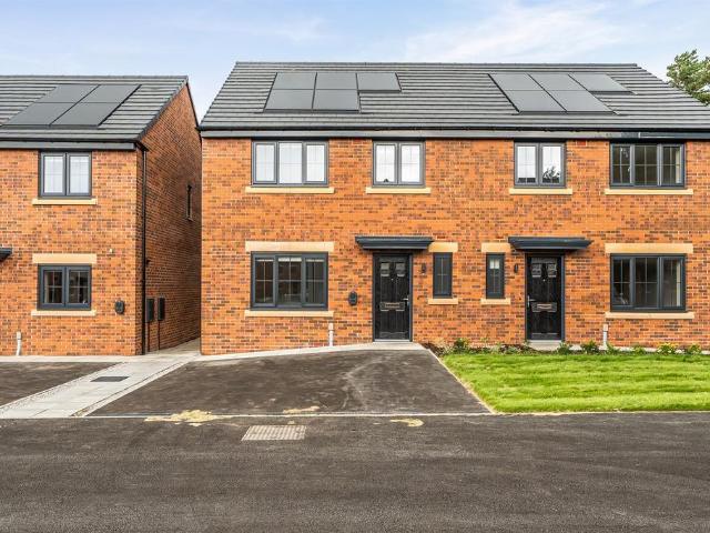 4 bedroom semi detached house to rent