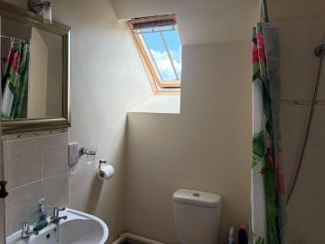 4 bedroom semi detached house to rent