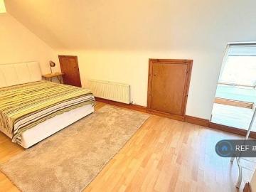 4 bedroom semi detached house to rent