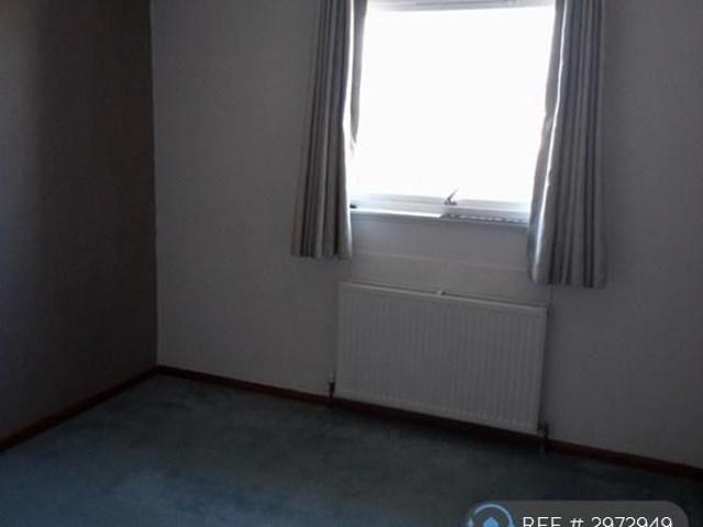 4 bedroom semi detached house to rent