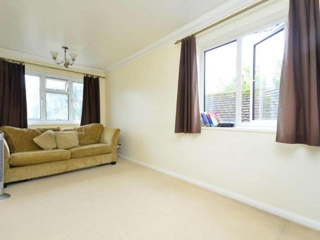 4 bedroom semi detached house to rent
