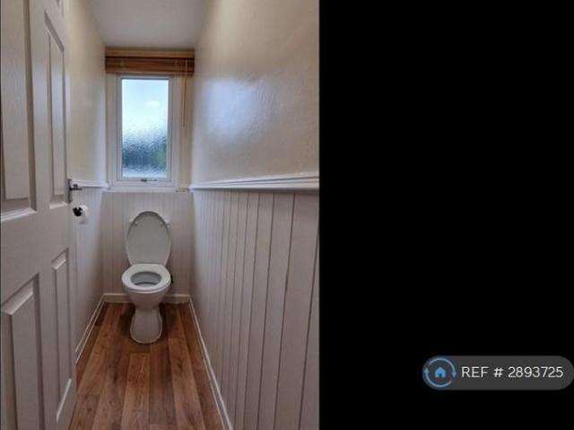 4 bedroom semi detached house to rent
