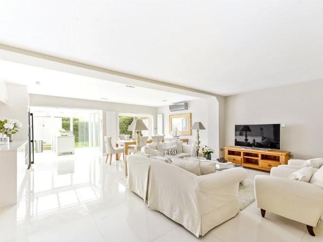 4 bedroom semi detached house to rent