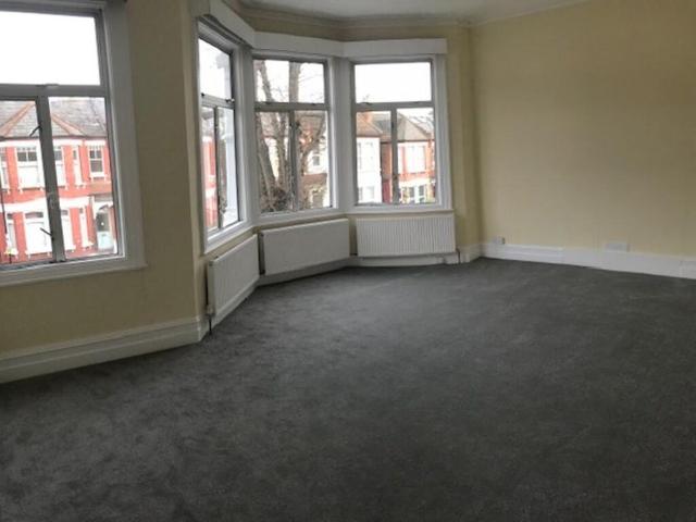 4 bedroom semi detached house to rent
