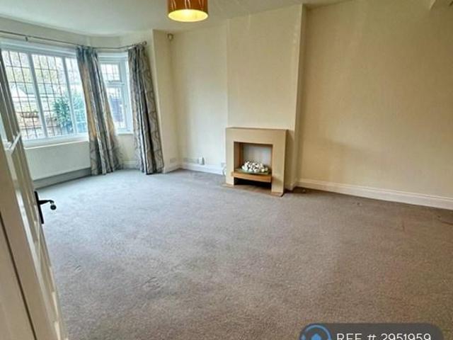 4 bedroom semi detached house to rent