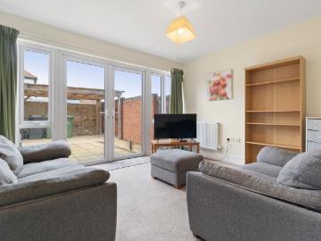 4 bedroom semi detached house to rent