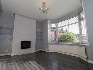 4 bedroom semi detached house to rent