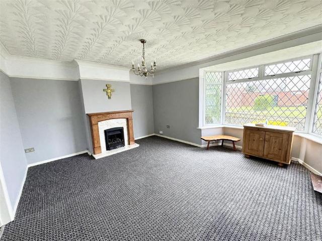 4 bedroom semi detached house to rent