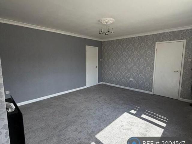 4 bedroom semi detached house to rent