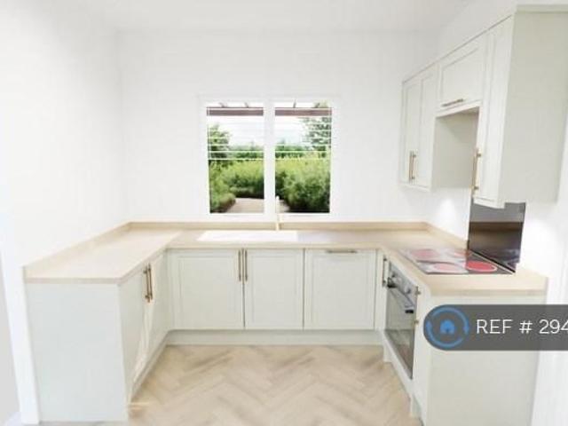 5 bedroom semi detached house to rent