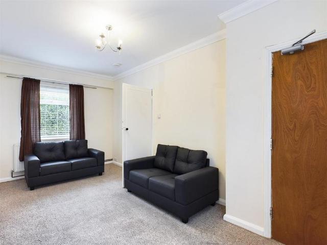 4 bedroom semi detached house to rent