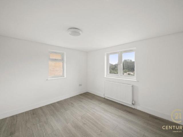 4 bedroom semi detached house to rent