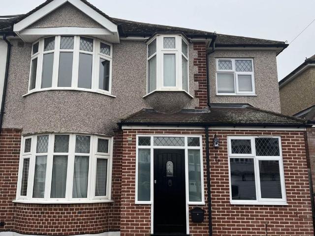 4 bedroom semi detached house to rent