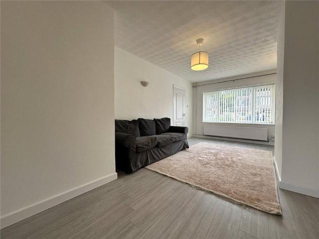 4 bedroom semi detached house to rent