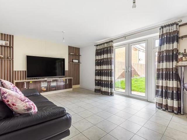 4 bedroom semi detached house to rent