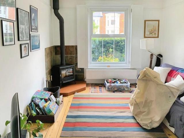 4 bedroom semi detached house to rent